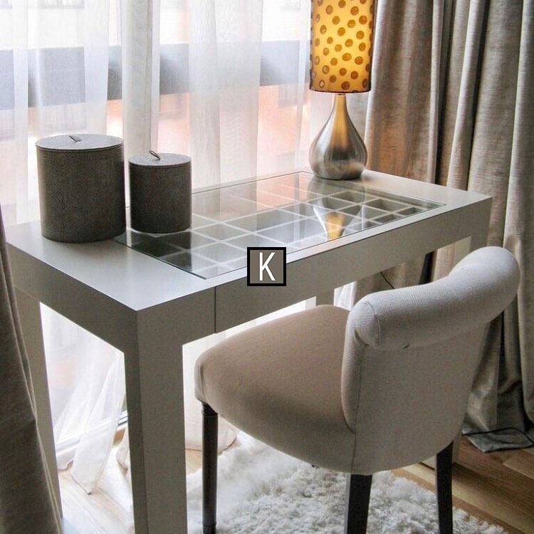 Proyecto de Mueble a Medida - Mesa Lacada y Silla Tapizada